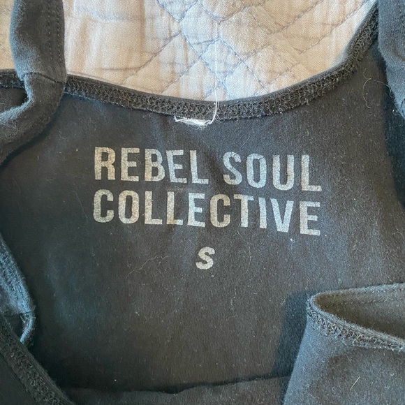 Black crop top - Picture 2 of 3